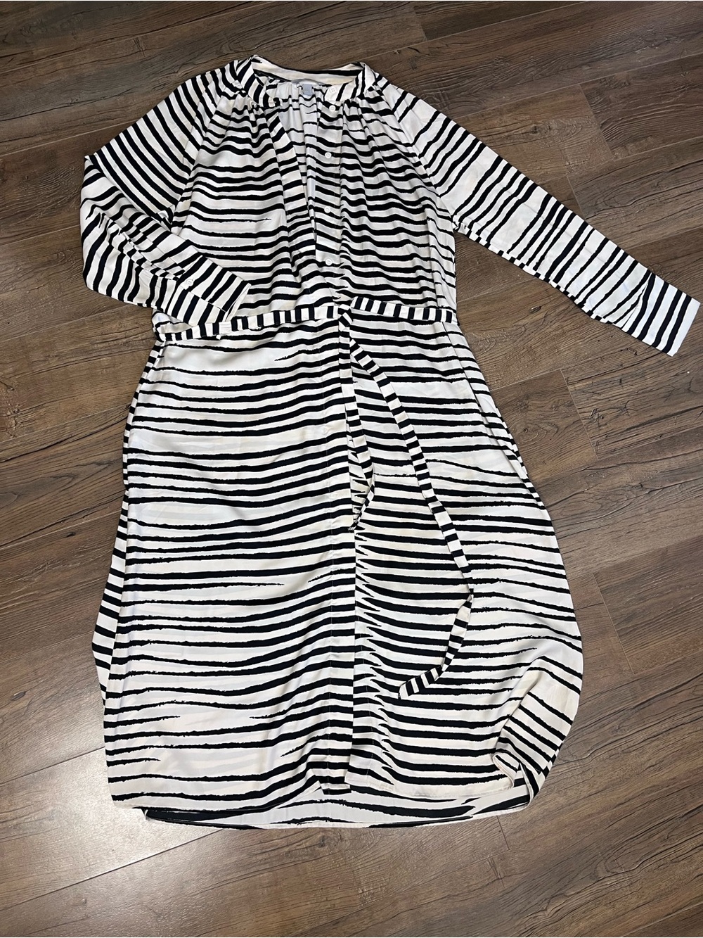 H&M Tiger Striped Long Sleeve Tie-Waist Dress